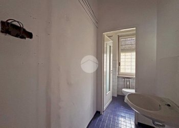 Shop Via Montebello, Pinerolo - photo 9