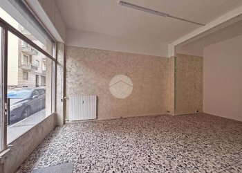 Shop Via Montebello, Pinerolo - photo 4