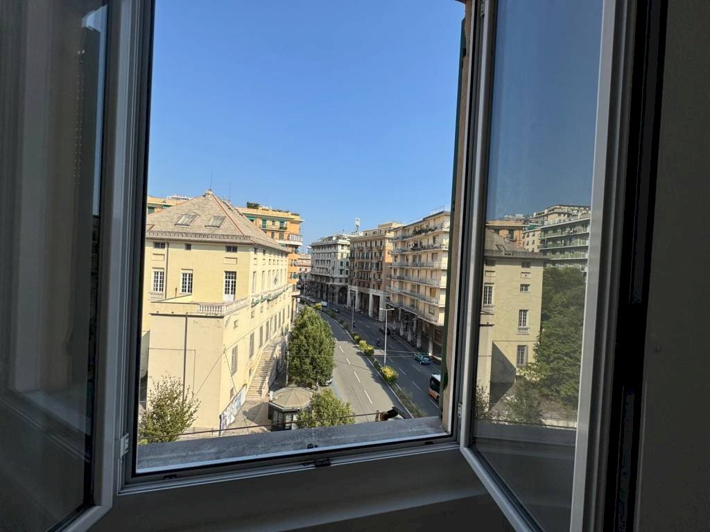 Three-room apartment Genova (neighborhood Sampierdarena) - photo 1