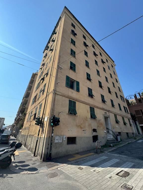 Three-room apartment Genova (neighborhood Sampierdarena) - photo 2