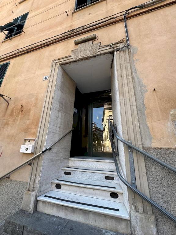 Three-room apartment Genova (neighborhood Sampierdarena) - photo 3