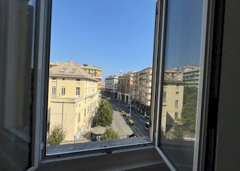 Three-room apartment Genova (neighborhood Sampierdarena) - photo 1