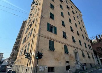 Three-room apartment Genova (neighborhood Sampierdarena) - photo 2