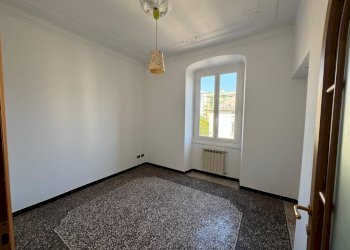 Three-room apartment Genova (neighborhood Sampierdarena) - photo 5