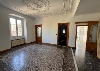 Three-room apartment Genova (neighborhood Sampierdarena) - photo 7