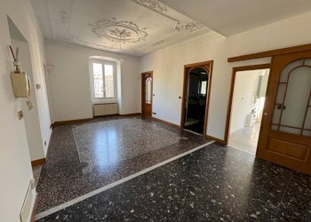 Three-room apartment Genova (neighborhood Sampierdarena) - photo 8