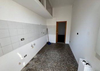 Three-room apartment Genova (neighborhood Sampierdarena) - photo 13