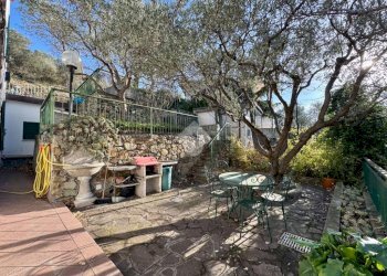 Villa a Schiera Regione Zuglieno, Noli - foto 1