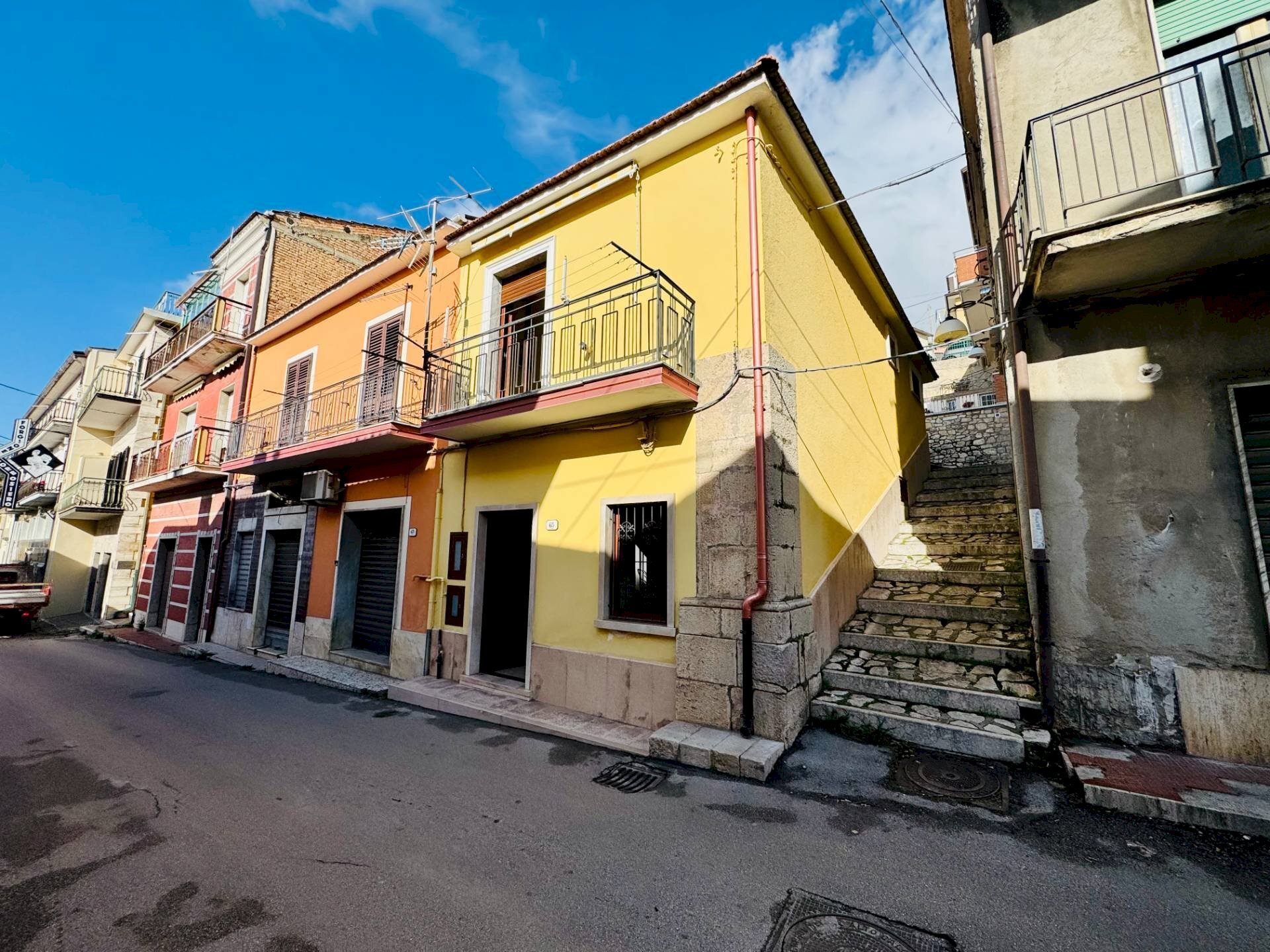 Foto 1 - Casa semi indipendente VIA ROMA
 
65, Gesualdo - foto 1