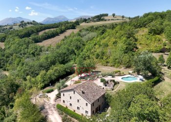Foto 1 - Rustic VILLA CACCIANEBBIA, Amandola - photo 1
