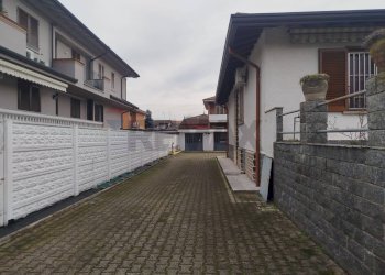 Edificio all\'aperto - Casa indipendente Via Valsugana
 
7, Lainate - foto 33