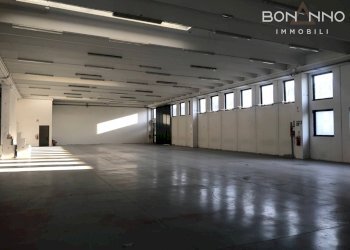 Foto 1 - Commercial Premises via Circonvallazione est
 
10, Castelfranco Veneto - photo 1