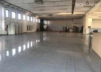 Foto 2 - Commercial Premises via Circonvallazione est
 
10, Castelfranco Veneto - photo 2