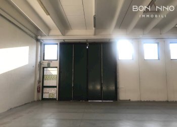 Foto 5 - Commercial Premises via Circonvallazione est
 
10, Castelfranco Veneto - photo 5