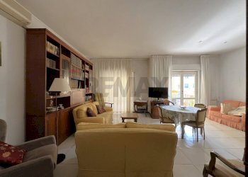 Soggiorno - Quadrilocale Vico Acitillo
 
120E, Napoli - foto 4