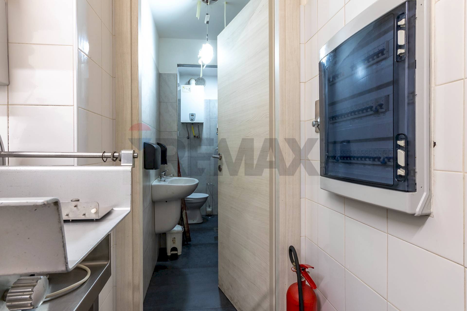 Bagno - Locale Commerciale Piazza Vincenzo Bellini
22, Caltagirone - foto 3