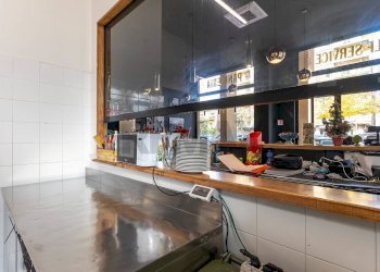 Cucina - Locale Commerciale Piazza Vincenzo Bellini
 
22, Caltagirone - foto 1