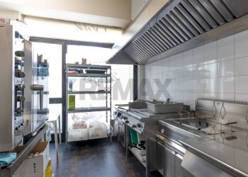 Cucina - Locale Commerciale Piazza Vincenzo Bellini
 
22, Caltagirone - foto 7