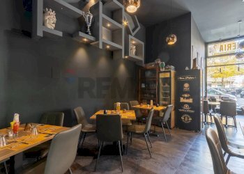 Sala da pranzo - Locale Commerciale Piazza Vincenzo Bellini
 
22, Caltagirone - foto 15