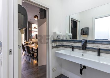 Bagno - Locale Commerciale Piazza Vincenzo Bellini
 
22, Caltagirone - foto 17