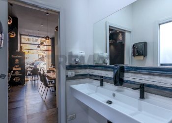 Bagno - Locale Commerciale Piazza Vincenzo Bellini
 
22, Caltagirone - foto 20