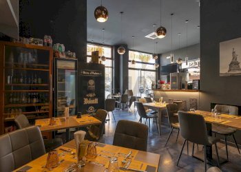 Sala da pranzo - Locale Commerciale Piazza Vincenzo Bellini
 
22, Caltagirone - foto 21