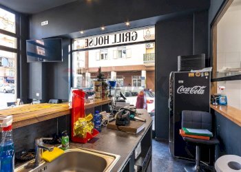 Cucina - Locale Commerciale Piazza Vincenzo Bellini
 
22, Caltagirone - foto 32