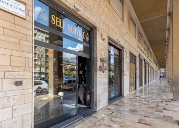 Edificio all\'aperto - Locale Commerciale Piazza Vincenzo Bellini
 
22, Caltagirone - foto 34