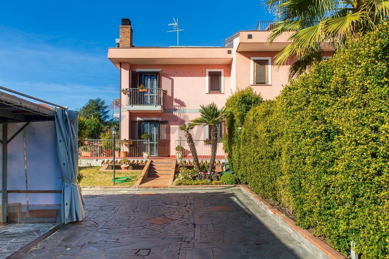 Casa all\'aperto - Semi-detached house Via Alcide De Gasperi
 
26, Pedara - photo 2