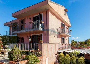 Casa all\'aperto - Casa semi indipendente Via Alcide De Gasperi
 
26, Pedara - foto 11