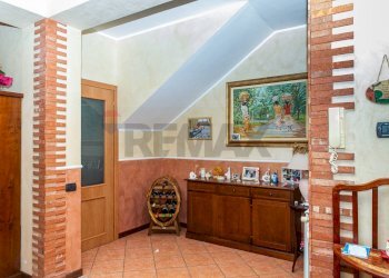 Hall / corridoio - Casa semi indipendente Via Alcide De Gasperi
 
26, Pedara - foto 19