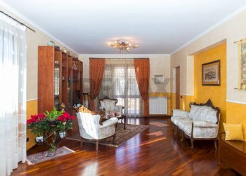 Soggiorno - Casa semi indipendente Via Alcide De Gasperi
 
26, Pedara - foto 24