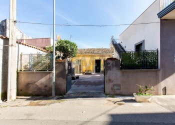 Casa all\'aperto - Casa indipendente Via Lucio Pulvirenti
 
17, Aci Sant'Antonio - foto 39