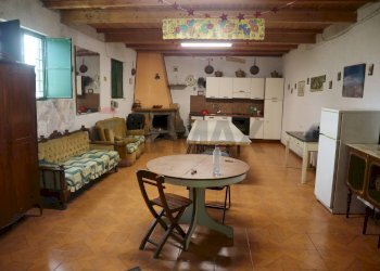 Sala da pranzo - Casa indipendente contrada rausa
 
11, Castiglione di Sicilia - foto 14