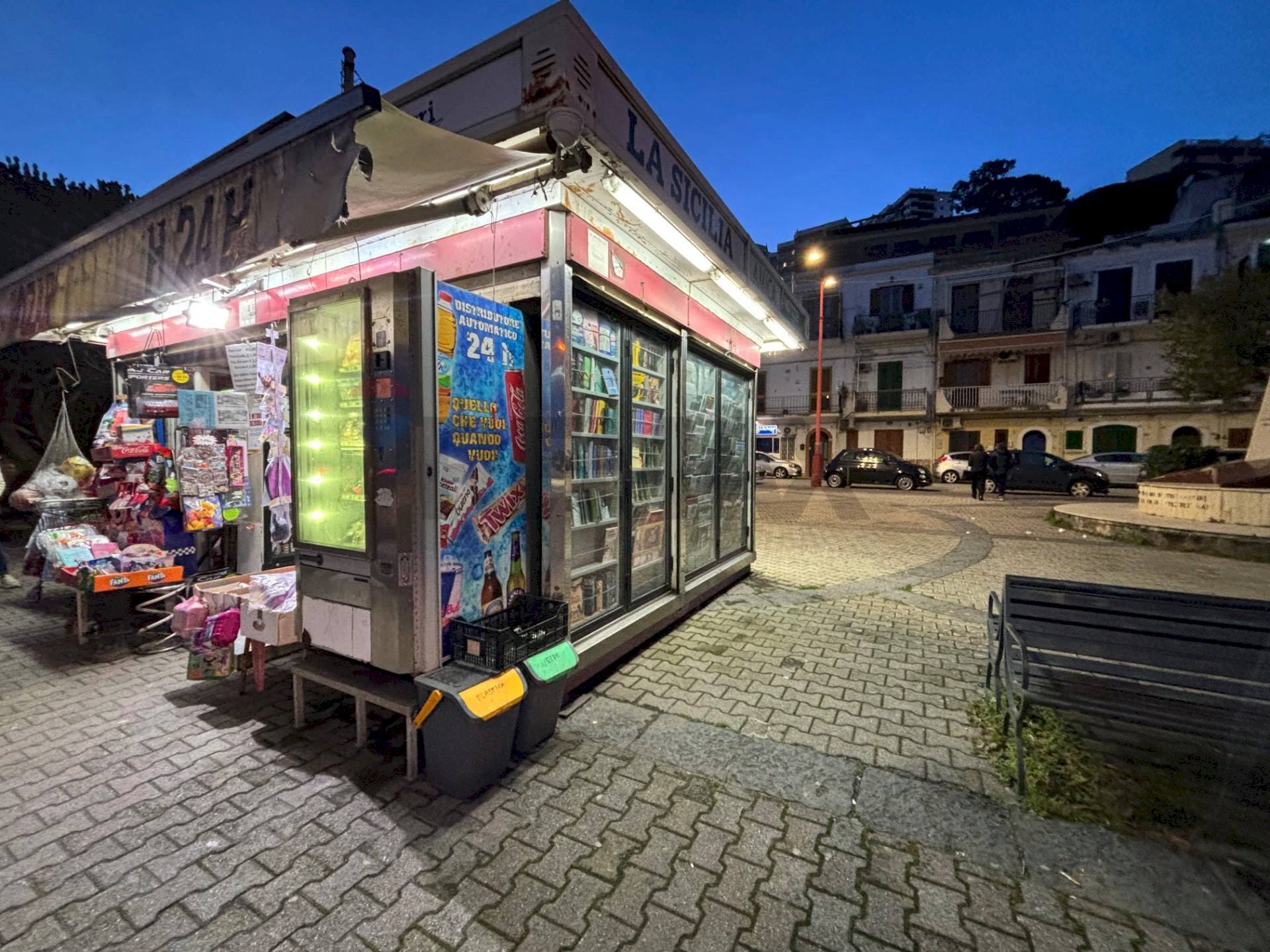 Edificio all\'aperto - Attività Commerciale via consolare pompea
98, Messina - foto 2