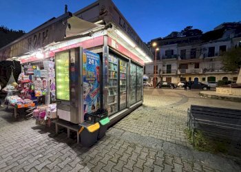 Edificio all\'aperto - Attività Commerciale via consolare pompea
 
98, Messina - foto 2