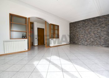 Stanza vuota - Appartamento VIA ALCIDE DE GASPERI
 
16, Tremestieri Etneo - foto 1