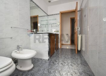 Bagno - Appartamento VIA ALCIDE DE GASPERI
 
16, Tremestieri Etneo - foto 9