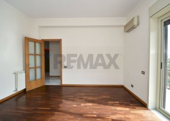 Stanza vuota - Appartamento VIA ALCIDE DE GASPERI
 
16, Tremestieri Etneo - foto 11