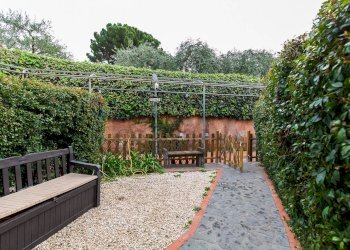 Giardino - Trilocale via filippo anfuso
 
1, Viagrande - foto 1