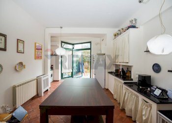 Cucina - Trilocale via filippo anfuso
 
1, Viagrande - foto 7