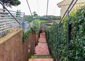 Giardino - Trilocale via filippo anfuso
 
1, Viagrande - foto 22