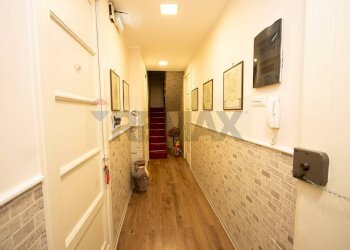 Hall / corridoio - Hotel Via Alessandro Manzoni
 
81, Catania - foto 29