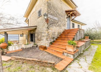 Casa all\'aperto - Villa via roma ovest
 
40, Castelnuovo di Farfa - foto 4