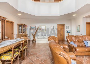 Salone doppio - Villa via roma ovest
 
40, Castelnuovo di Farfa - foto 14