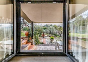 Dettagli - Villa via roma ovest
 
40, Castelnuovo di Farfa - foto 24