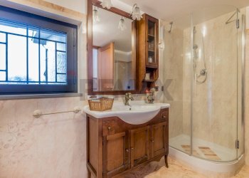 Bagno - Villa via roma ovest
 
40, Castelnuovo di Farfa - foto 41