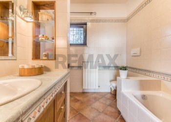Bagno - Villa via roma ovest
 
40, Castelnuovo di Farfa - foto 45
