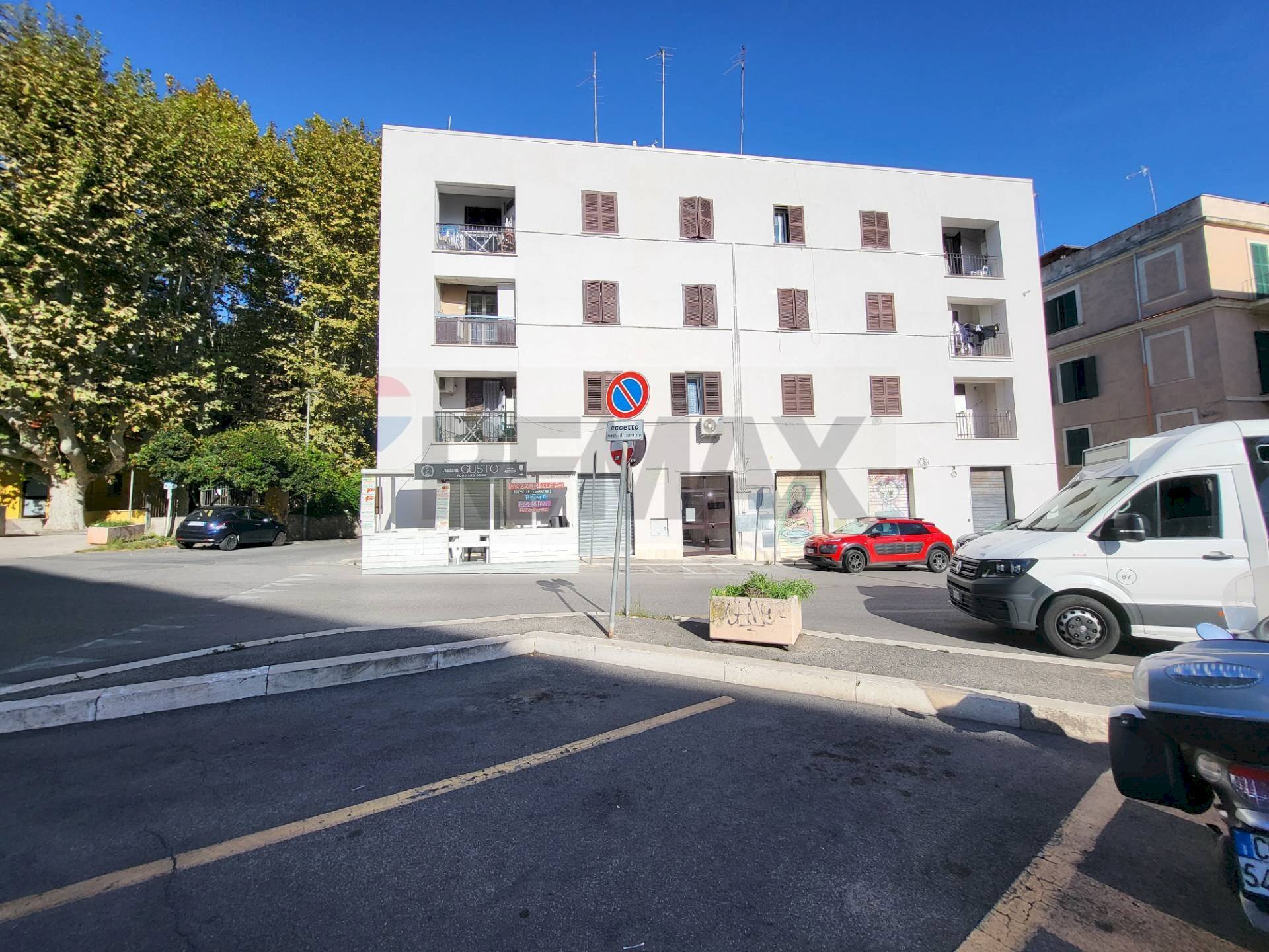 Edificio all\'aperto - Commercial Activity Piazza Cesare Battisti
 
18, Anzio - photo 1
