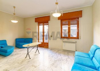 Soggiorno - Appartamento via Filippo Brunelleschi
 
104, Adrano - foto 2